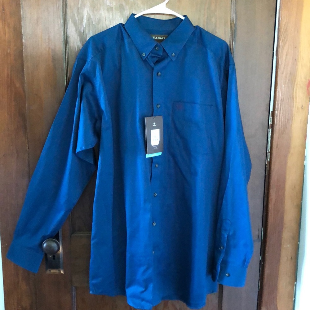 Men’s Ariat LT Solid Twill Shirt